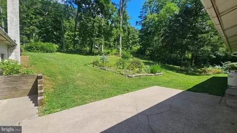 Exterior - 2529 Ringhoffer Rd, Hellertown, PA 18055 photo 3 of 7