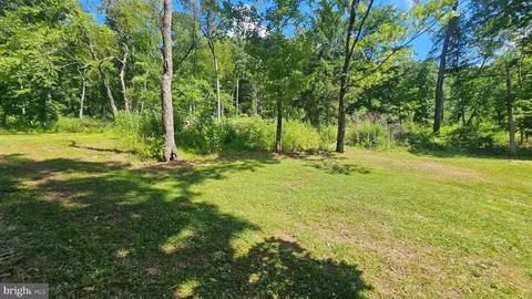 Exterior - 2529 Ringhoffer Rd, Hellertown, PA 18055 photo 5 of 7