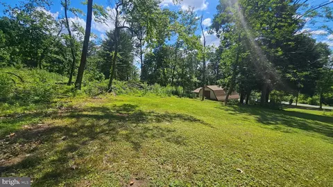 Exterior - 2529 Ringhoffer Rd, Hellertown, PA 18055 photo 6 of 7