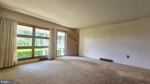 Living - 2529 Ringhoffer Rd, Hellertown, PA 18055 photo 1 of 3