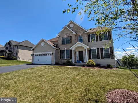 250 Danbury Dr, Nazareth, PA 18064
