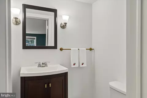 Bath - 303 Cedar Rd, Hellertown, PA 18055 photo 2 of 4