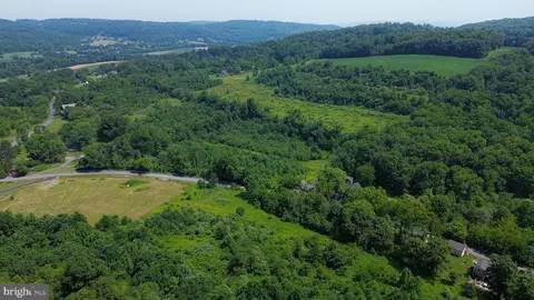 205 Stouts Valley Rd, Riegelsville, PA 18077