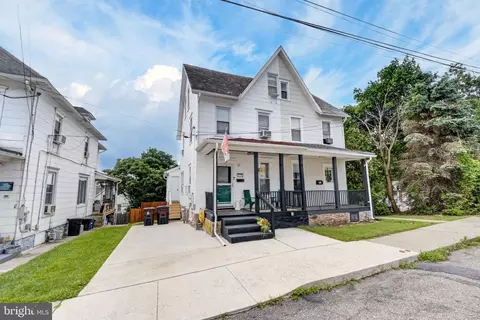 414 W Mountain Ave, Pen Argyl, PA 18072
