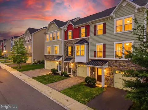 2396 Emanuel Ct, Easton, PA 18045