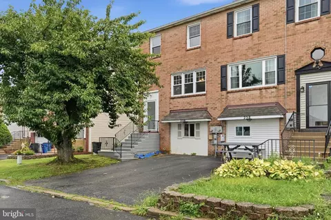 236 Vista Dr, Easton, PA 18042