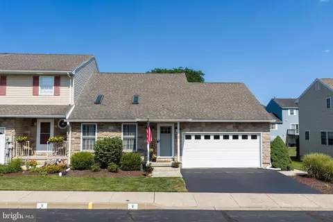 15 Monmouth Ct, Easton, PA 18040