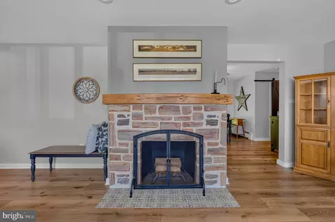 Entry Way - 136 Grouse Dr, Bath, PA 18014 photo 3 of 5