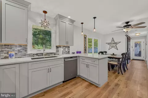 Kitchen - 136 Grouse Dr, Bath, PA 18014 photo 6 of 6