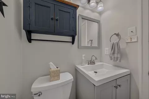 Bath - 136 Grouse Dr, Bath, PA 18014 photo 2 of 4