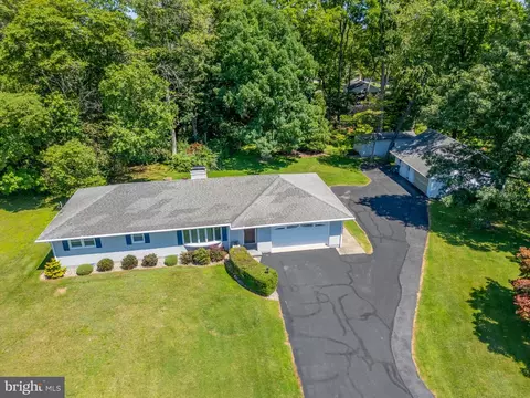 View/Area - 136 Grouse Dr, Bath, PA 18014 photo 3 of 7