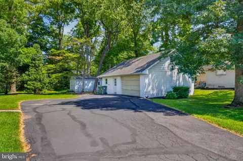 Exterior - 136 Grouse Dr, Bath, PA 18014 photo 2 of 6
