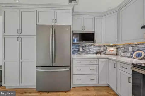 Kitchen - 136 Grouse Dr, Bath, PA 18014 photo 5 of 6
