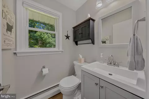 Bath - 136 Grouse Dr, Bath, PA 18014 photo 1 of 4