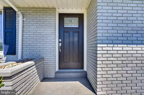 Entry Way - 136 Grouse Dr, Bath, PA 18014 photo 1 of 5