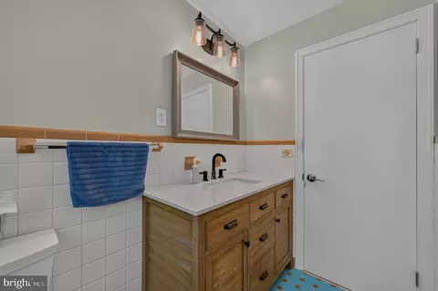 Bath - 136 Grouse Dr, Bath, PA 18014 photo 4 of 4
