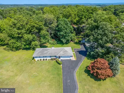 View/Area - 136 Grouse Dr, Bath, PA 18014 photo 4 of 7