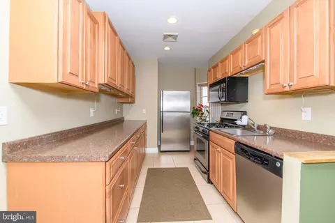 Kitchen - 272 S Egg Rd, Bath, PA 18014 photo 2 of 2