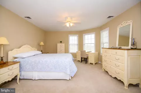 Bedroom - 272 S Egg Rd, Bath, PA 18014 photo 4 of 4