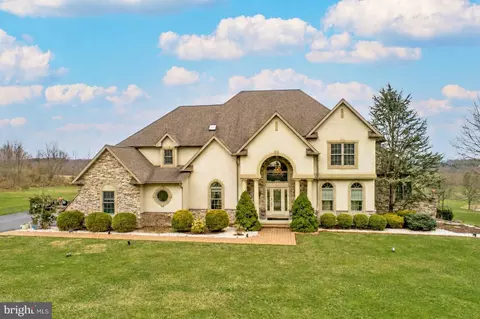 Exterior - 272 S Egg Rd, Bath, PA 18014 photo 1 of 3