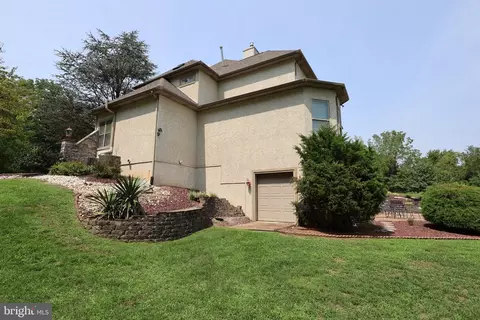 Exterior - 272 S Egg Rd, Bath, PA 18014 photo 3 of 3