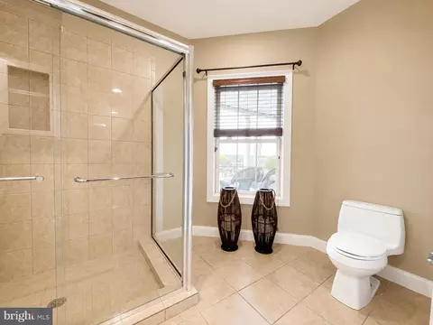 Bath - 272 S Egg Rd, Bath, PA 18014 photo 3 of 5