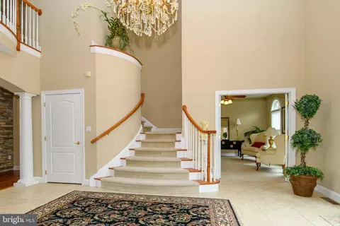 Entry Way - 272 S Egg Rd, Bath, PA 18014 photo 2 of 2