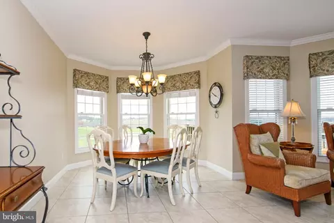 Dining - 272 S Egg Rd, Bath, PA 18014 photo 3 of 5