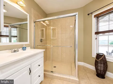 Bath - 272 S Egg Rd, Bath, PA 18014 photo 4 of 5