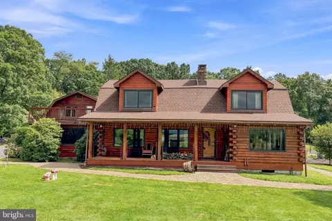 435 Sunset Dr, Bangor, PA 18013