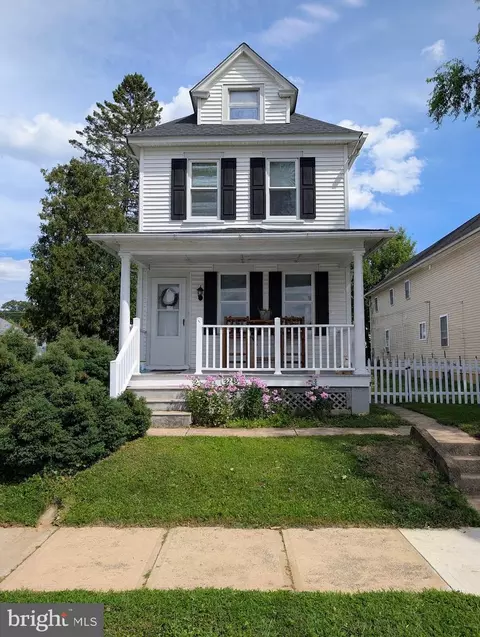 1249 2nd Ave, Hellertown, PA 18055