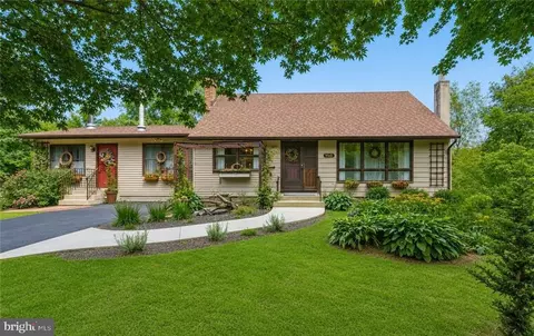 960 Browntown Rd, Nazareth, PA 18064