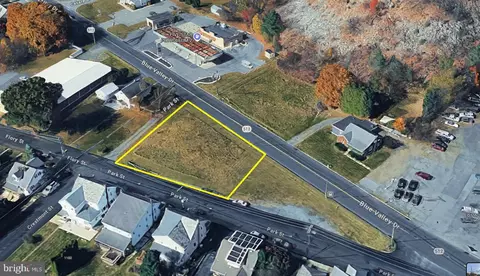 1100 Blue Valley Dr, Pen Argyl, PA 18072