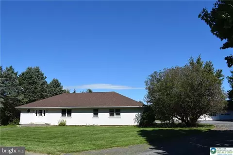 Exterior - 4035 Devonshire Rd, Bethlehem, PA 18020 photo 2 of 3