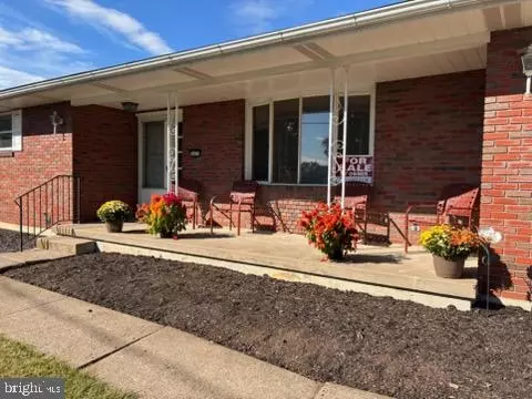2433 High Point Dr, Bethlehem, PA 18017