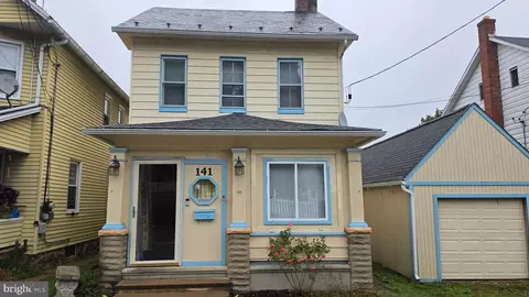 141 N 4th St, Bangor, PA 18013