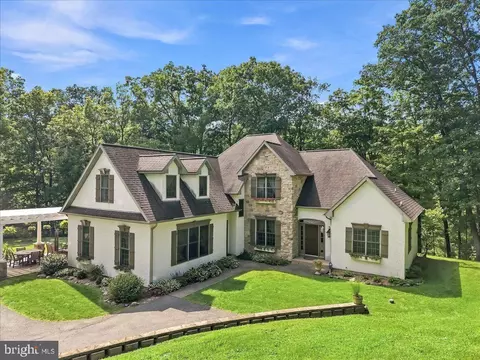 1168 Mount Pleasant Rd, Bangor, PA 18013