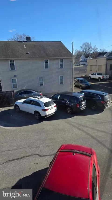 Exterior - 605 Main St, Hellertown, PA 18055 photo 3 of 4