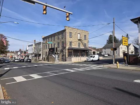 Exterior - 605 Main St, Hellertown, PA 18055 photo 2 of 4