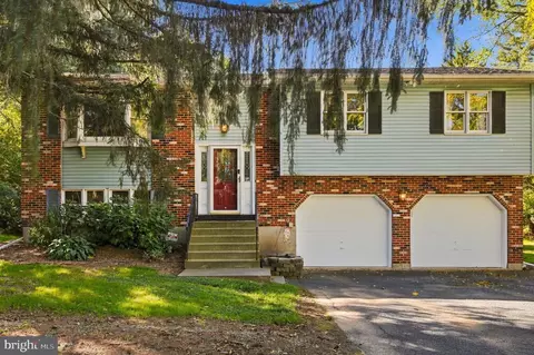 3090 Clayton St, Easton, PA 18045