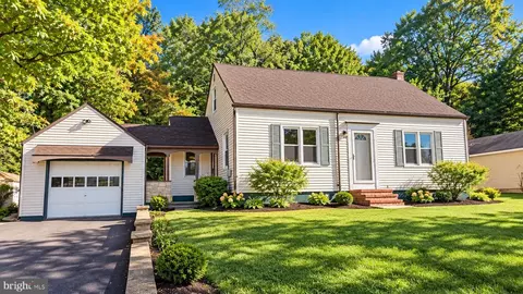 2485 Morgan Hill Rd, Easton, PA 18042