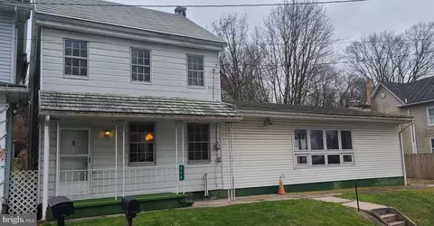312 River Rd, Dalmatia, PA 17017
