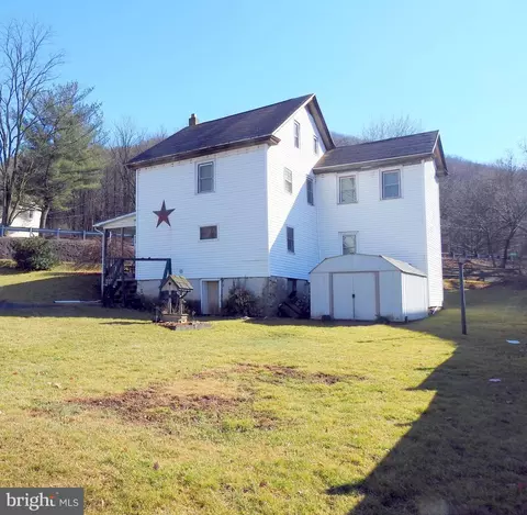1017 Franklin Ave, Trevorton, PA 17881