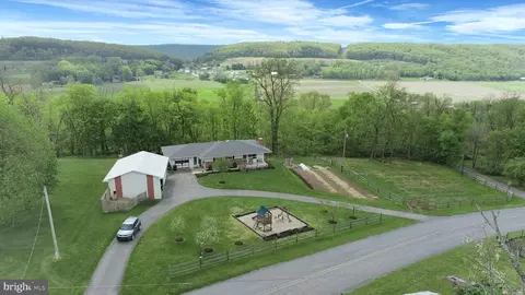 974 Toad Valley Rd, Dalmatia, PA 17017