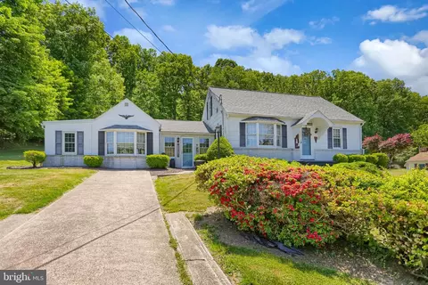 114 E Thomas St, Coal Township, PA 17866