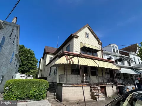 229 S Market St, Mount Carmel, PA 17851