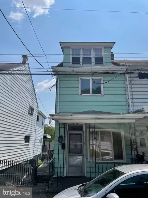 404 E Columbia Ave, Mount Carmel, PA 17851