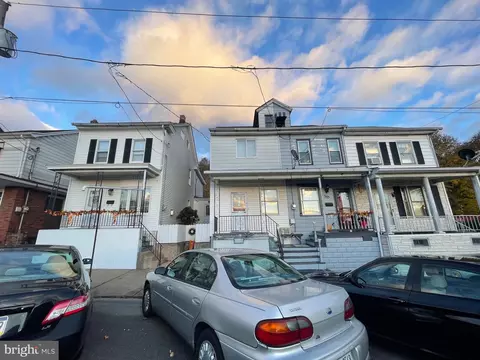 307 N Locust St, Mount Carmel, PA 17851
