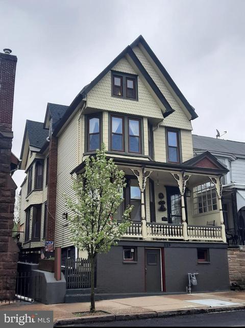 215 S Hickory St, Mount Carmel, PA 17851