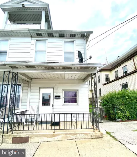 223 S Market St, Mount Carmel, PA 17851